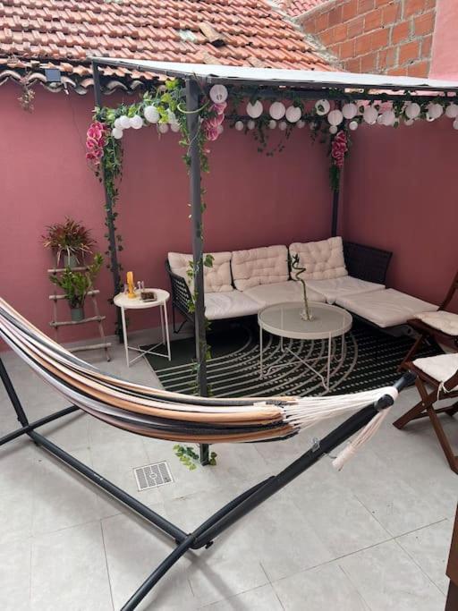 Luxury Artistic Digital Nomad Getaway W/ Terrace Apartment Lisbon Luaran gambar