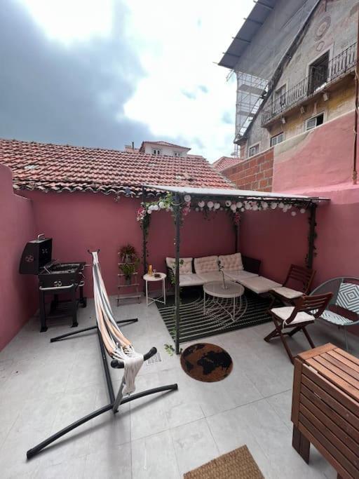 Luxury Artistic Digital Nomad Getaway W/ Terrace Apartment Lisbon Luaran gambar