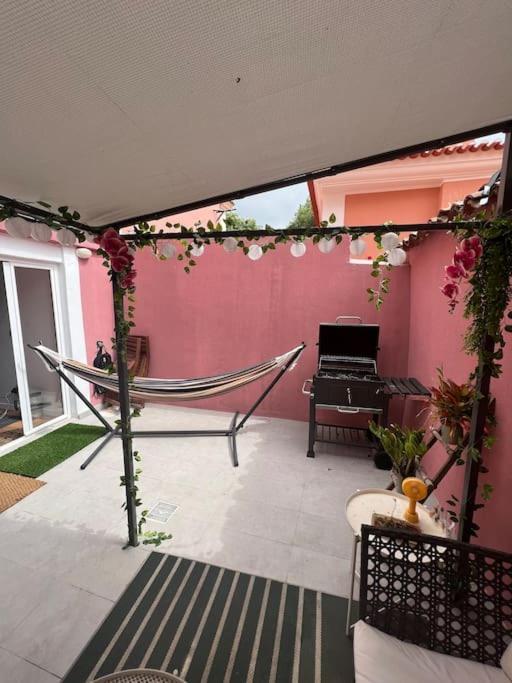 Luxury Artistic Digital Nomad Getaway W/ Terrace Apartment Lisbon Luaran gambar