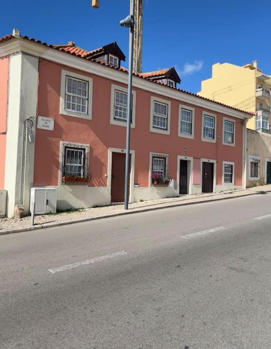 Luxury Artistic Digital Nomad Getaway W/ Terrace Apartment Lisbon Luaran gambar
