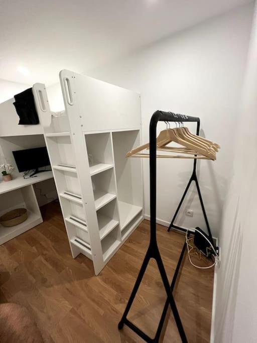 Luxury Artistic Digital Nomad Getaway W/ Terrace Apartment Lisbon Luaran gambar